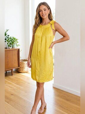 Cynthia Vincent Elegant silk Yellow Dress size Large